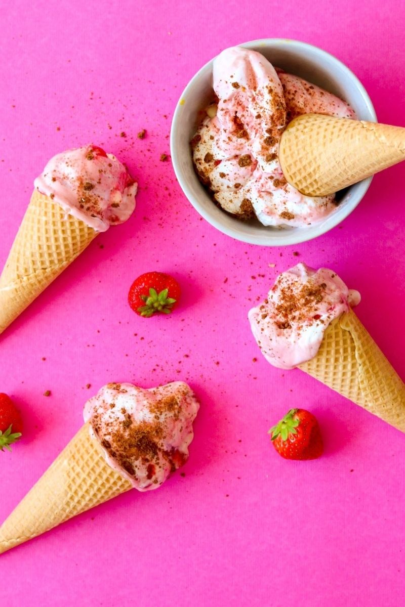 Aardbeien cheesecake ijs zonder ijsmachine!