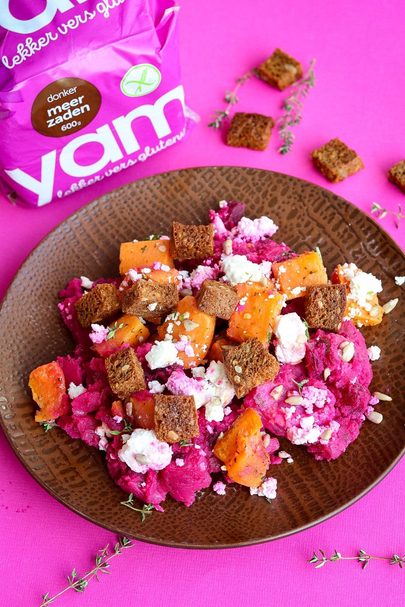 Stamppot van zoete aardappel, pompoen, geitenkaas en glutenvrije croutons