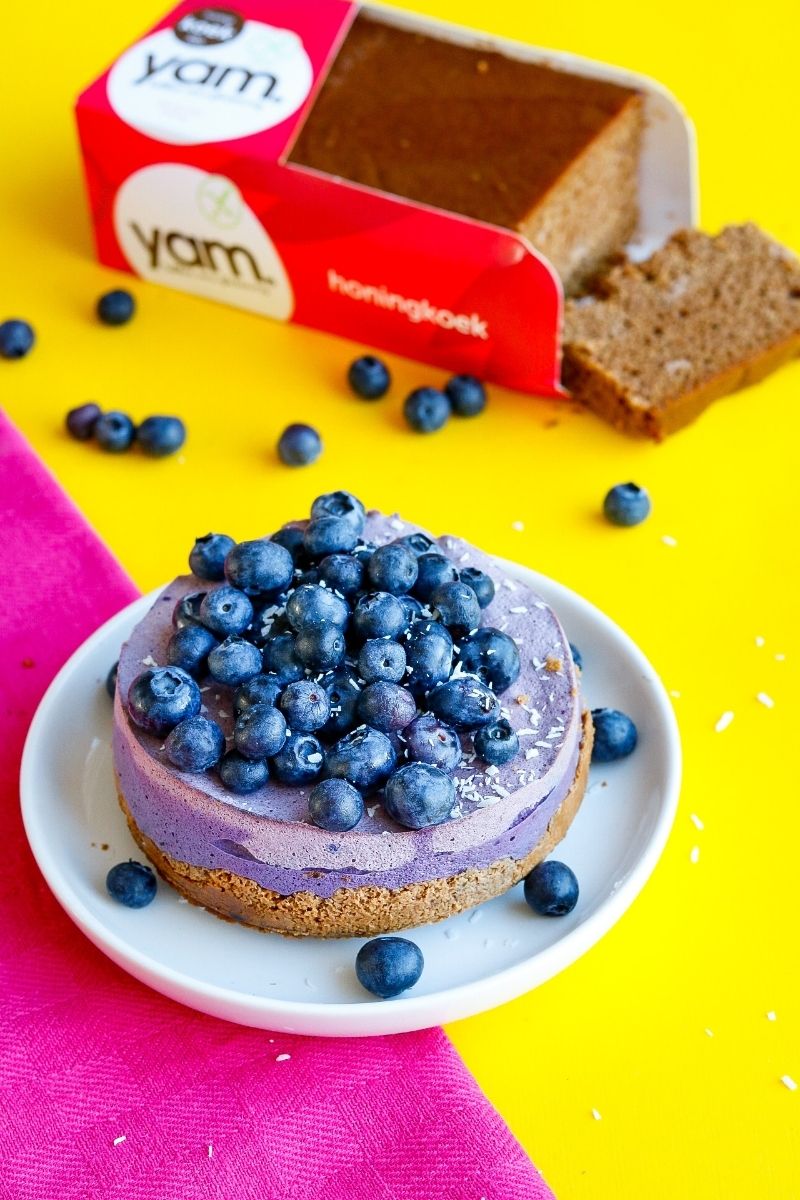 Glutenvrije ontbijttaart met een bodem van YAM honingkoek