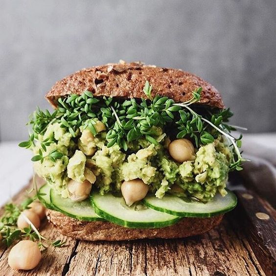 Avocado kikkererwten spread